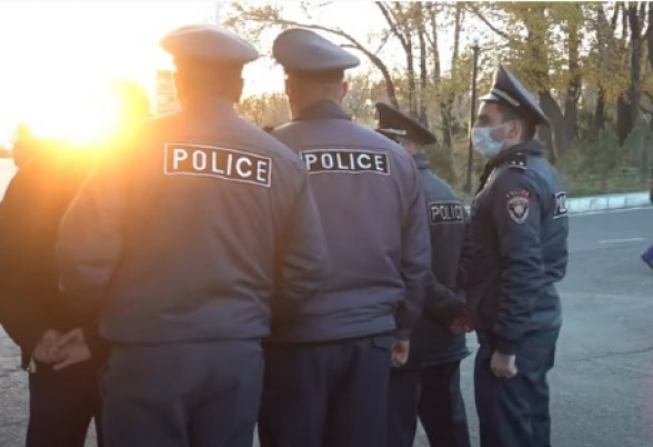 Лишь после отъезда кортежа Никола Пашиняна журналистам позволили войти в «Ераблур» (видео)